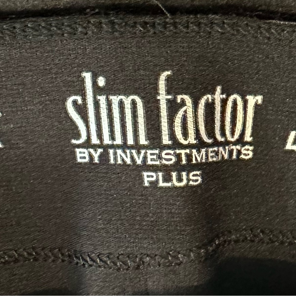 Slim Factor by Investments Black and White Vertical Abstract Patterned Leggings - Picture 3 of 4
